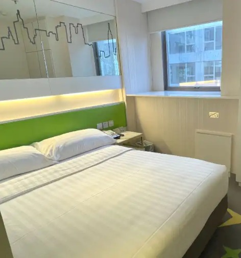 King and TV in the Standard Room, Dorsett Tsuen Wan Hotel.