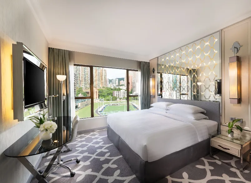 Premier Course View Room